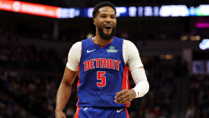 NBA传闻 | 尼克斯 | 骑士有意马利克·比斯利,独行侠为丹特·埃克萨姆腾出空间